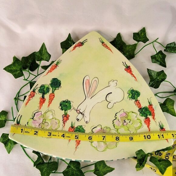 Handpainted. Easter Plate by T Rae. EUC - Picture 8 of 11